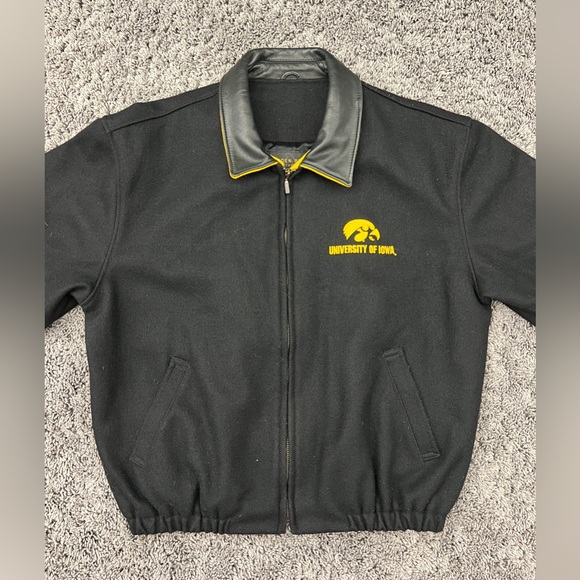 Vtg UNIVERSITY OF IOWA Golden Bear Black Leather Wool Sz Med Varsity Jacket USA! - Picture 2 of 12
